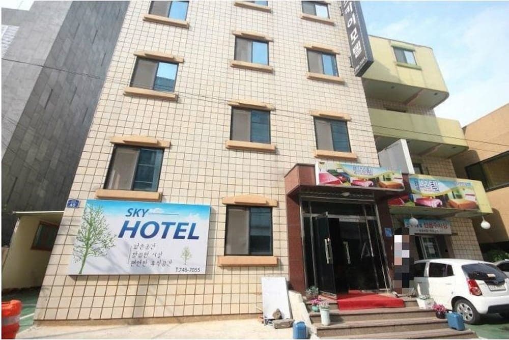 Sky Motel, Primary image, photo 1