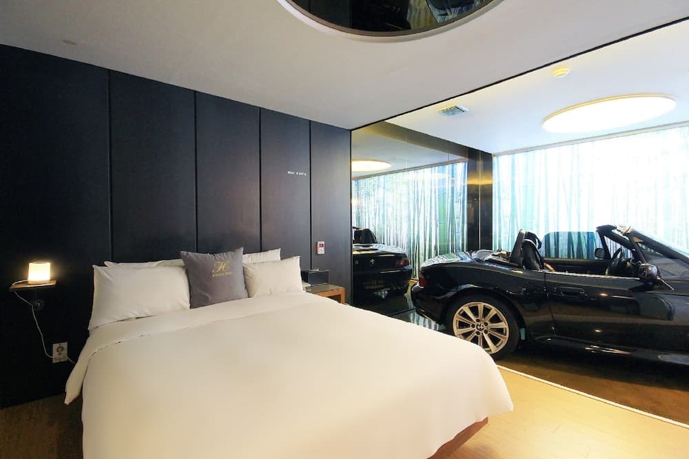 H Drive Hotel, Primary image, photo 1
