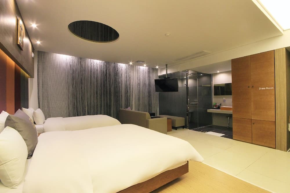 H Drive Hotel, Room, photo 3