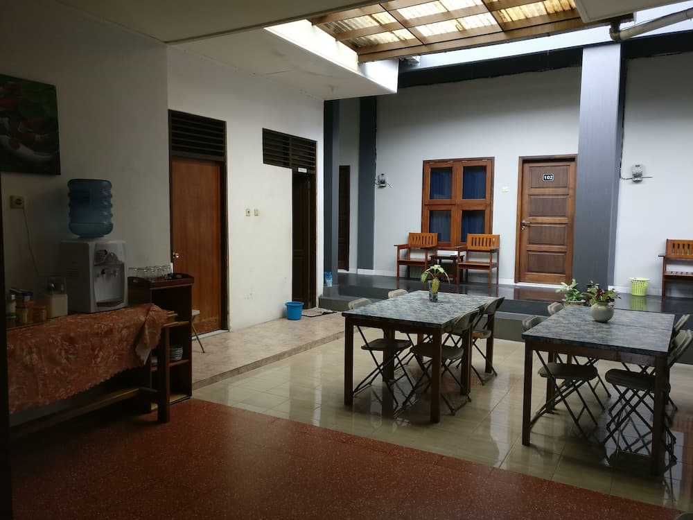 Wisma Liontine, Primary image, photo 1