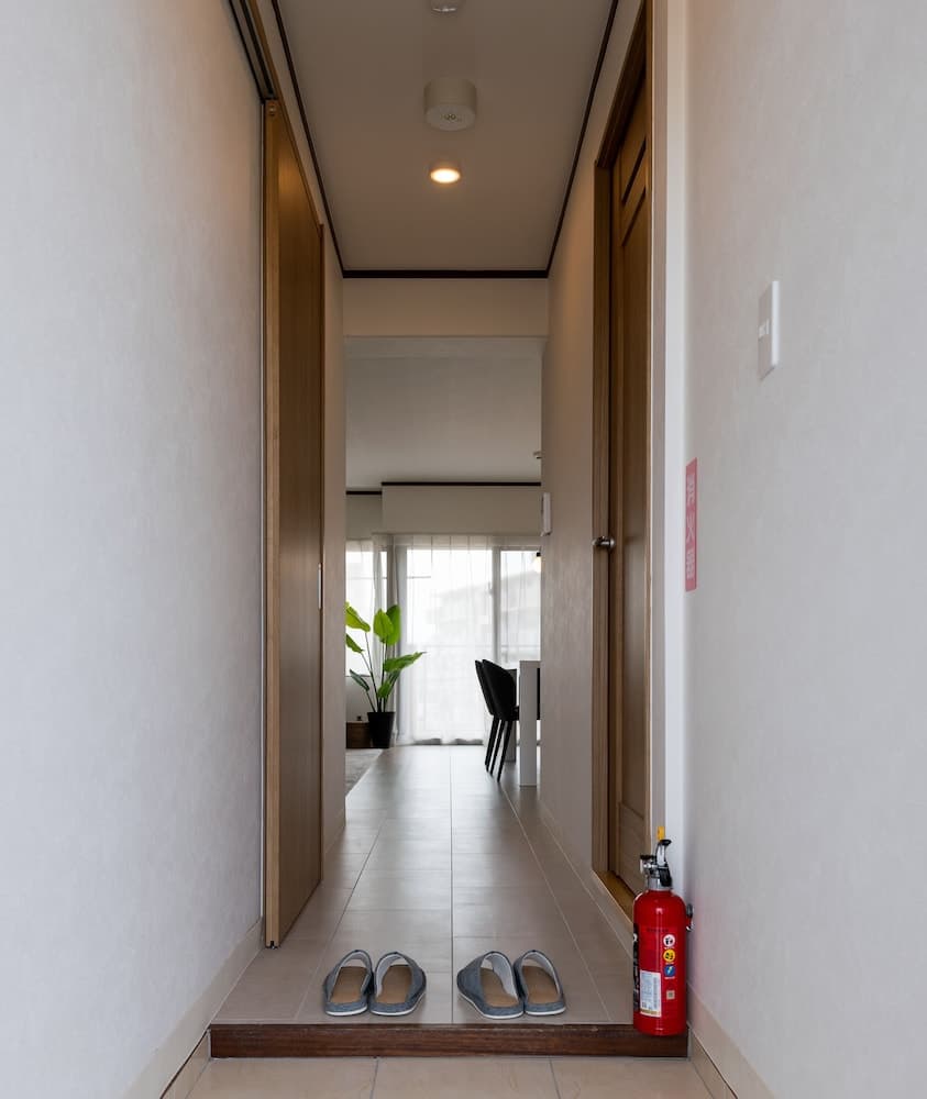 Little Santa, Interior entrance, photo 2