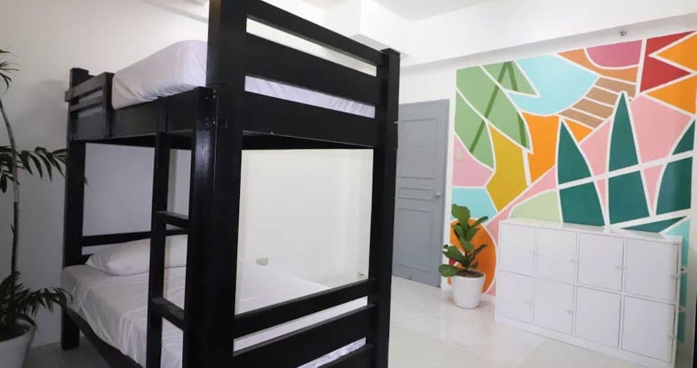 Ola Hostel Manila, Room, photo 5