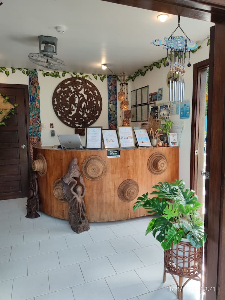 Ferellee Beachfront Inn, Reception, photo 4