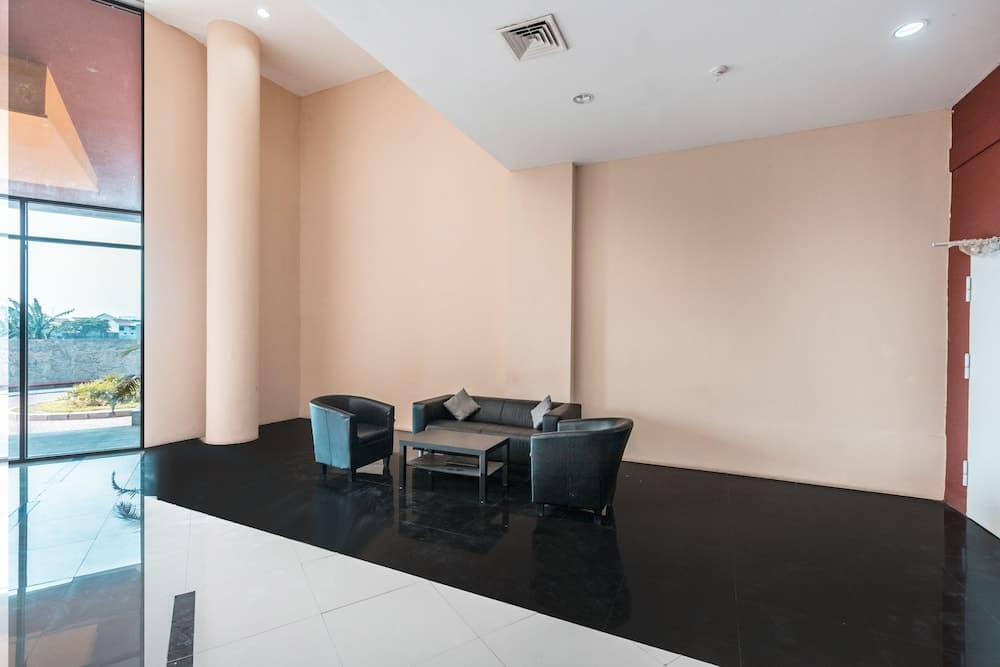 OYO Flagship 766 Prima Orchard, Lobby sitting area, photo 5
