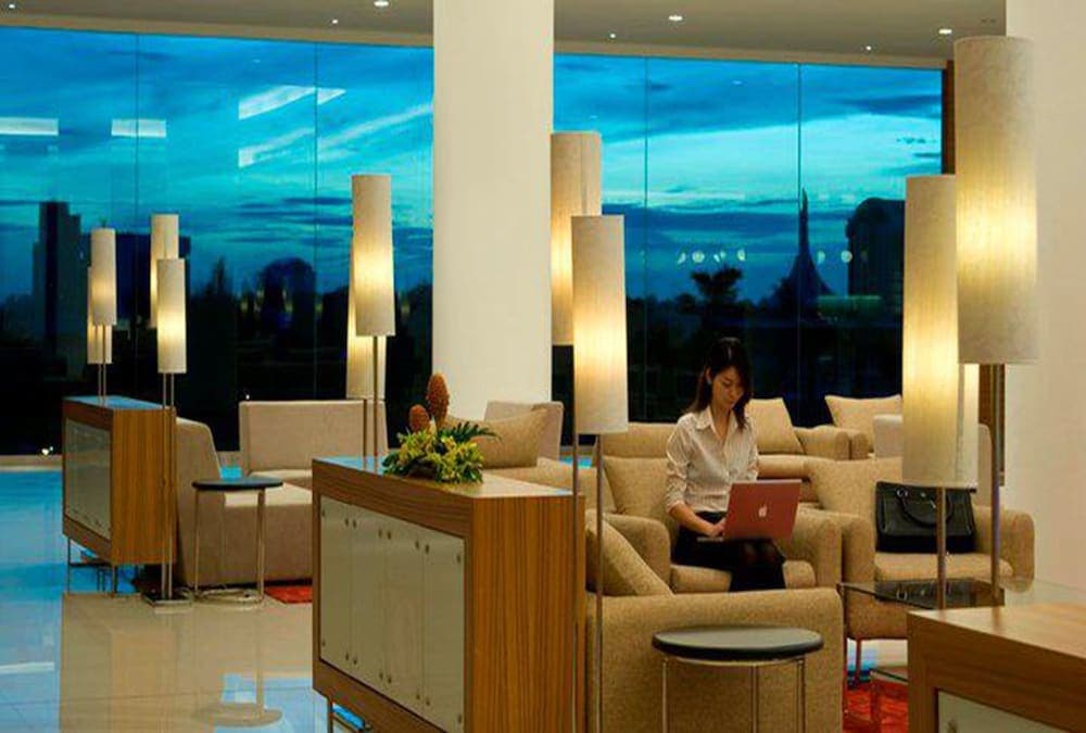 Pullman Kuching, Lobby sitting area, photo 3