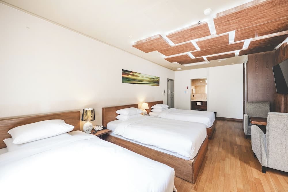 Sunset Hotel, Room, photo 4