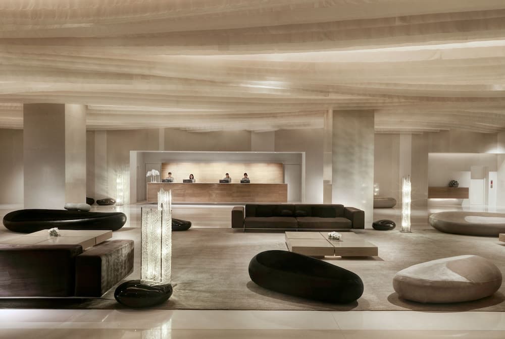 Hilton Pattaya, Lobby sitting area, photo 3