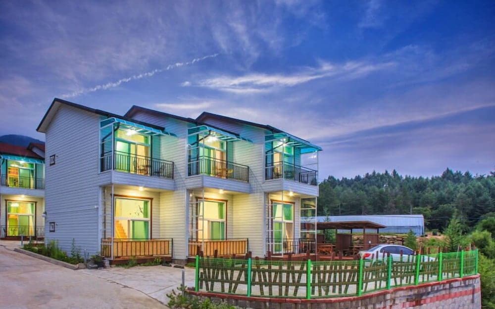 Dreaming Garret Pension, Primary image, photo 1
