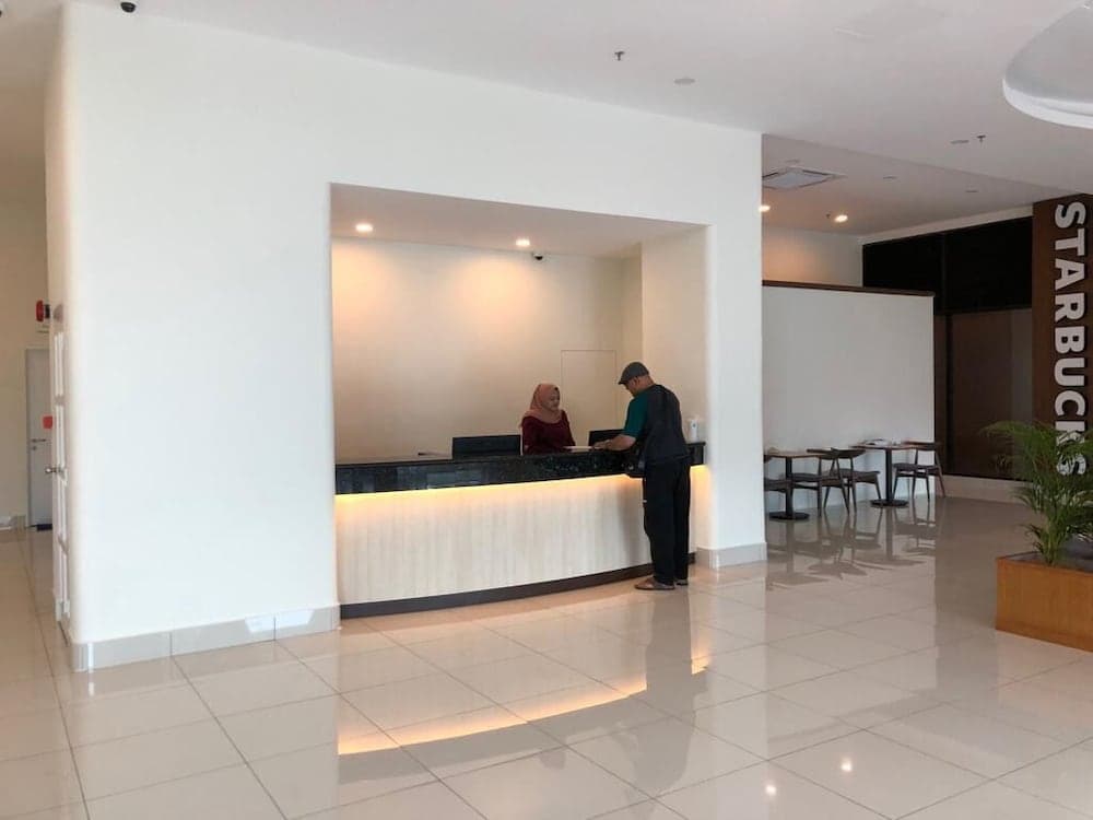 Maple Lodge, Reception, photo 2