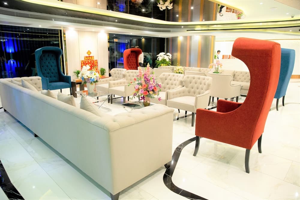 First Pride Hotel, Lobby sitting area, photo 4