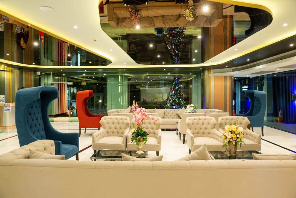 First Pride Hotel, Lobby sitting area, photo 3