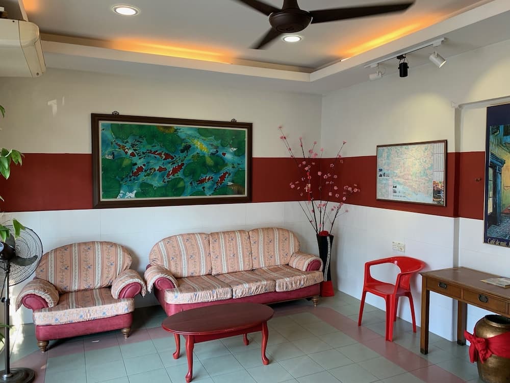 Fairway Hotel, Lobby sitting area, photo 3