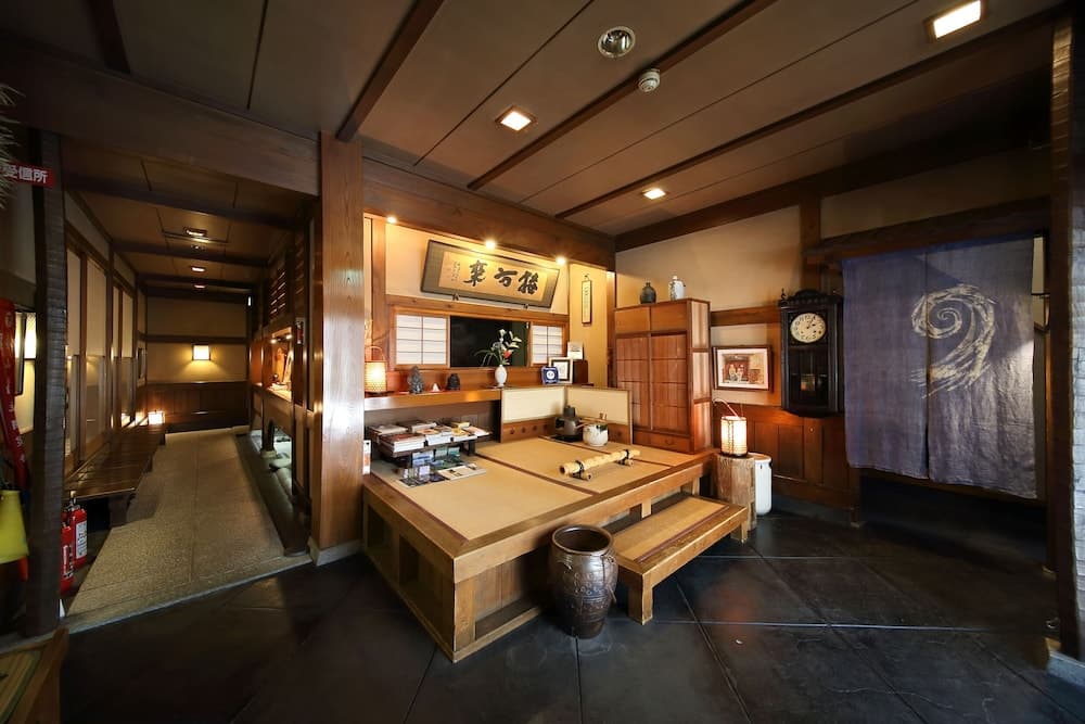 Yadoya Kikokuso, Interior entrance, photo 2