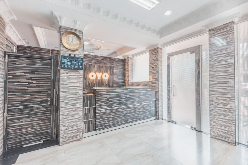 슈퍼 OYO 1640 팔린다 호텔 리셉션 사진 5