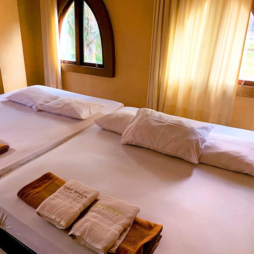 Hotel Syariah Larismanis, Room, photo 3