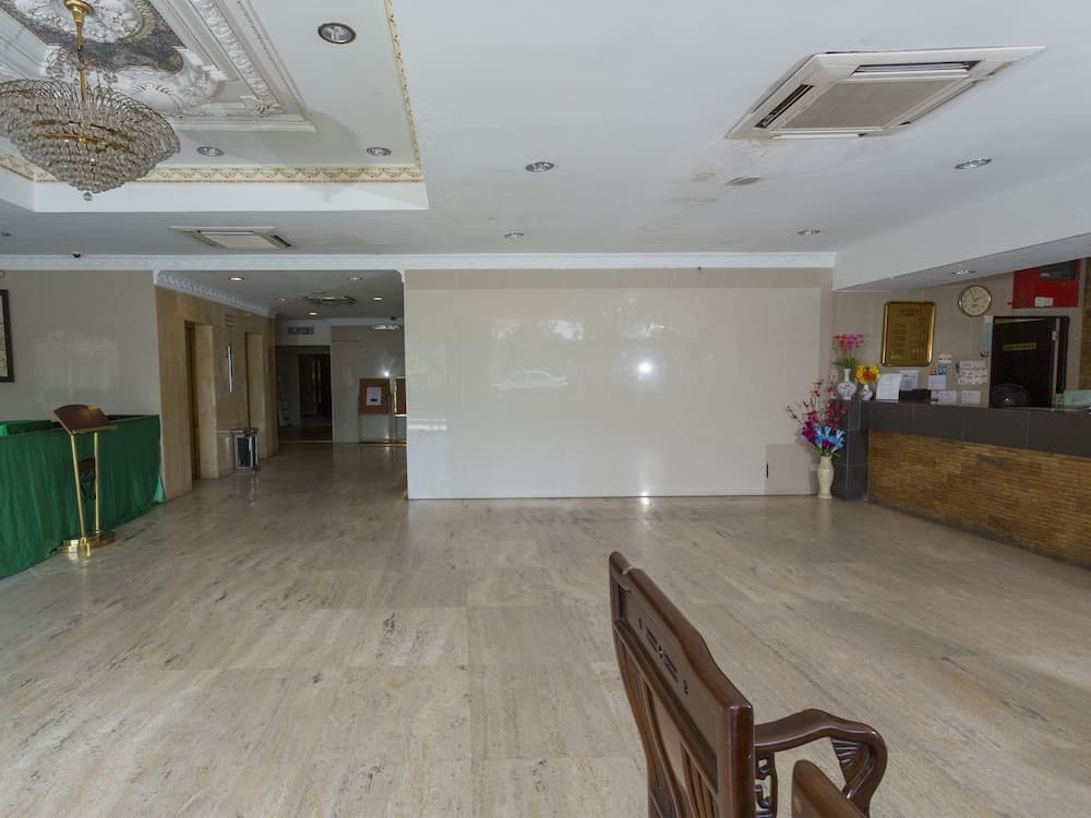 OYO 89619 De Choice Hotel, Reception, photo 4