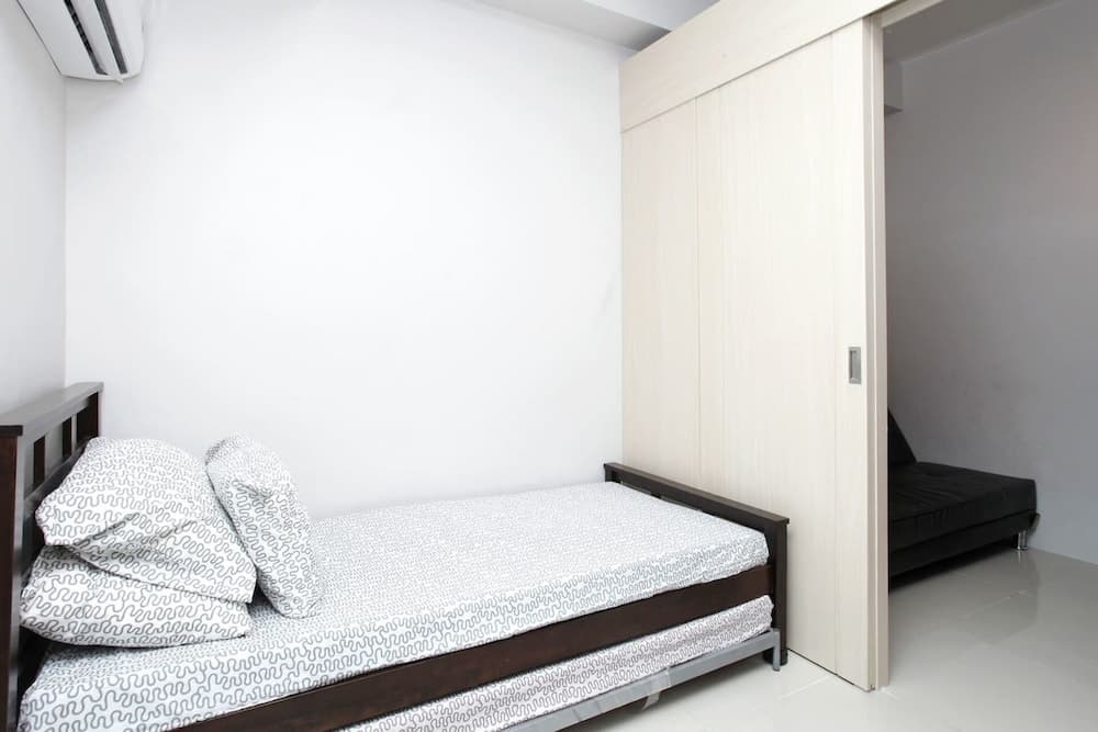 Grass Residences - Condo, Room, photo 4