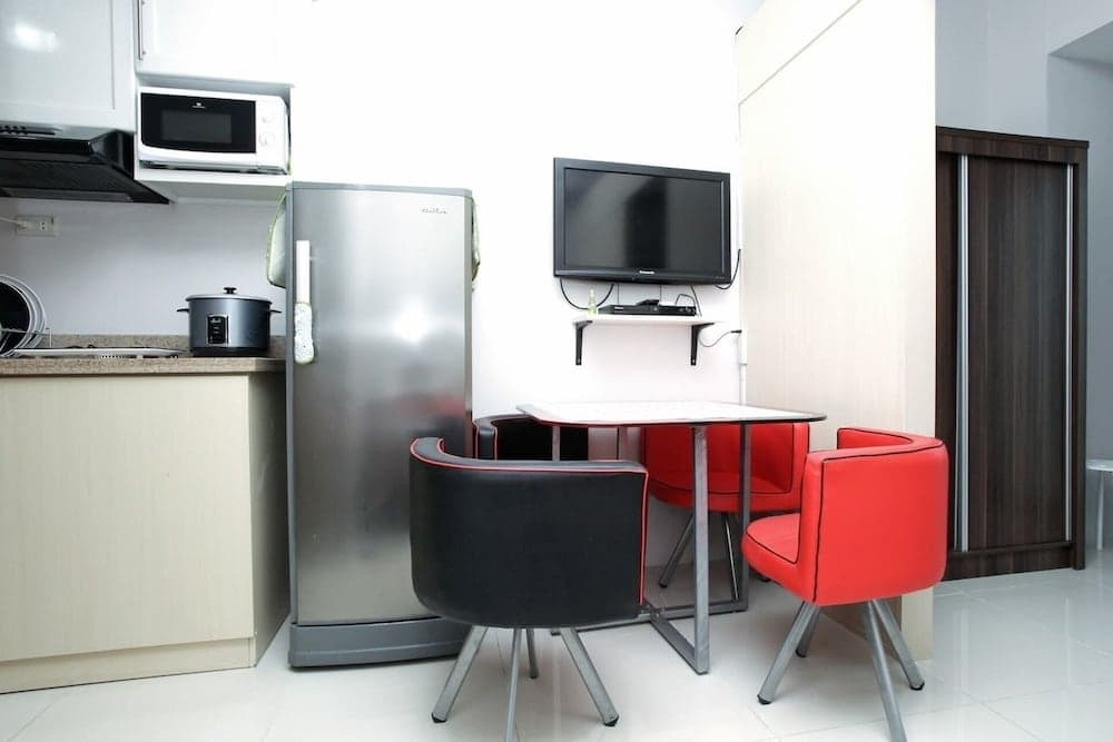 Grass Residences - Condo, Room, photo 5