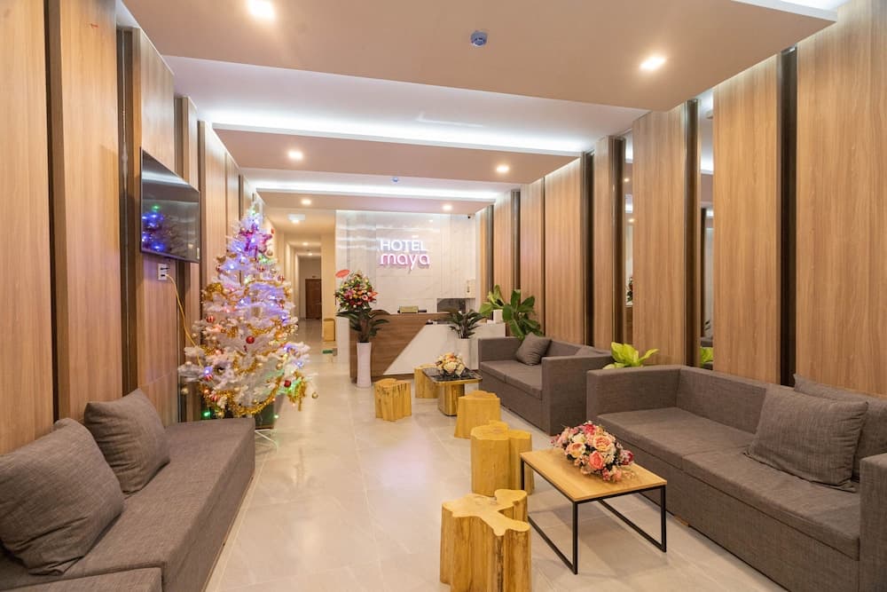 Maya Hotel, Lobby sitting area, photo 3