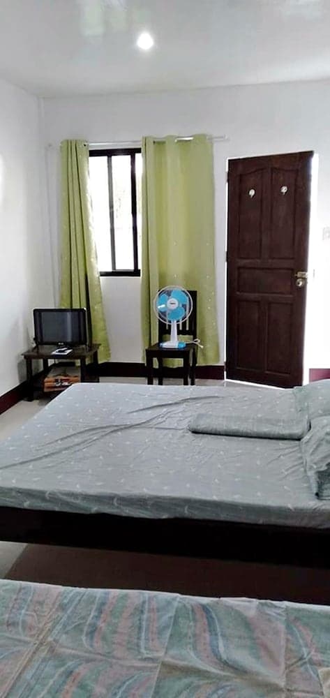 Edward Lodge, Room, photo 2