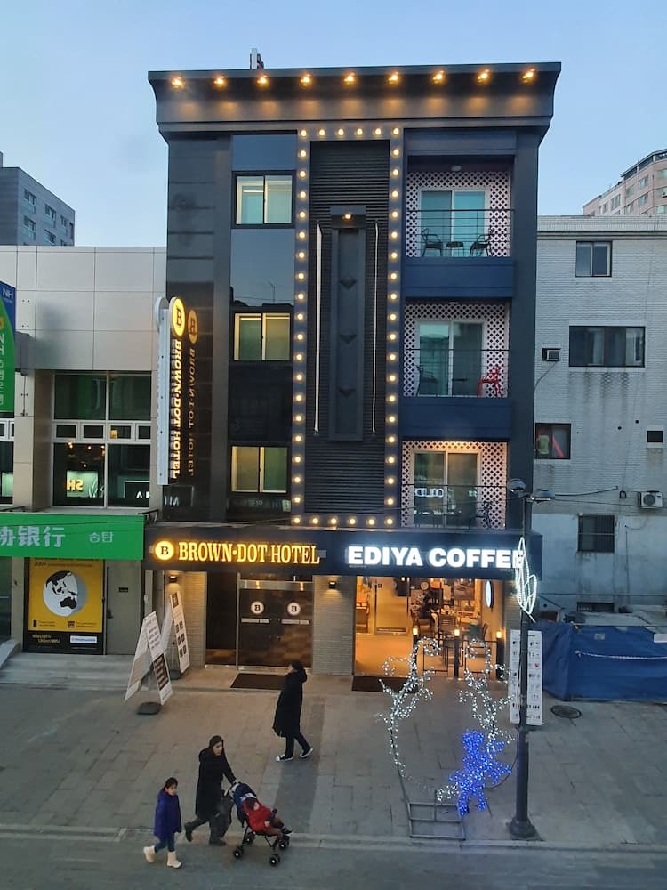 Brown-Dot Hotel, Primary image, photo 1
