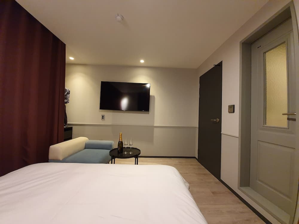 Brown-Dot Hotel, Room, photo 4