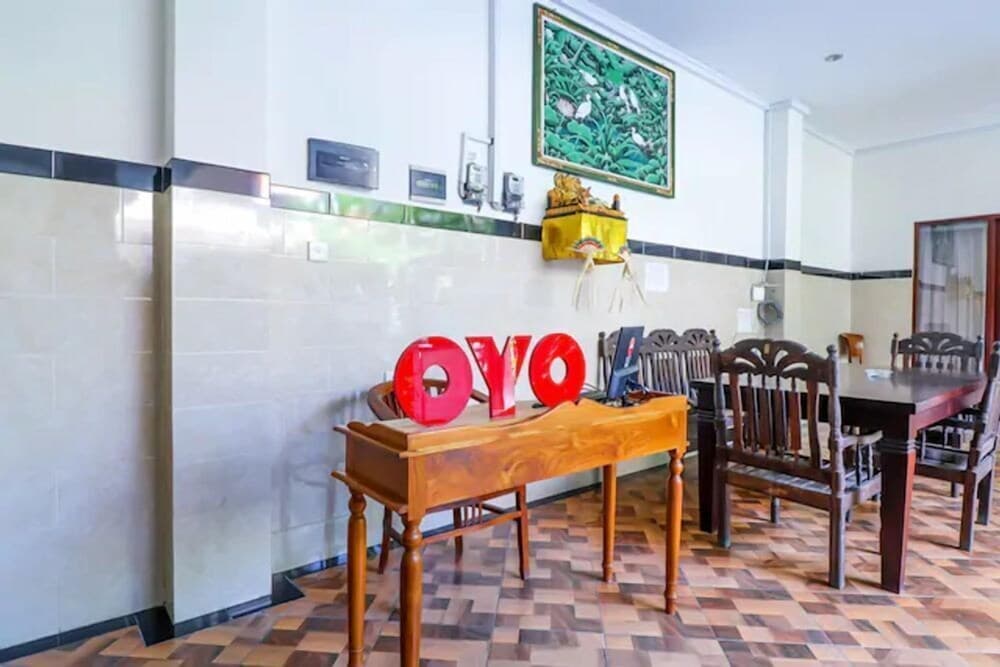 OYO  2143 렐루후르 발리 아파트먼트 리셉션 사진 3