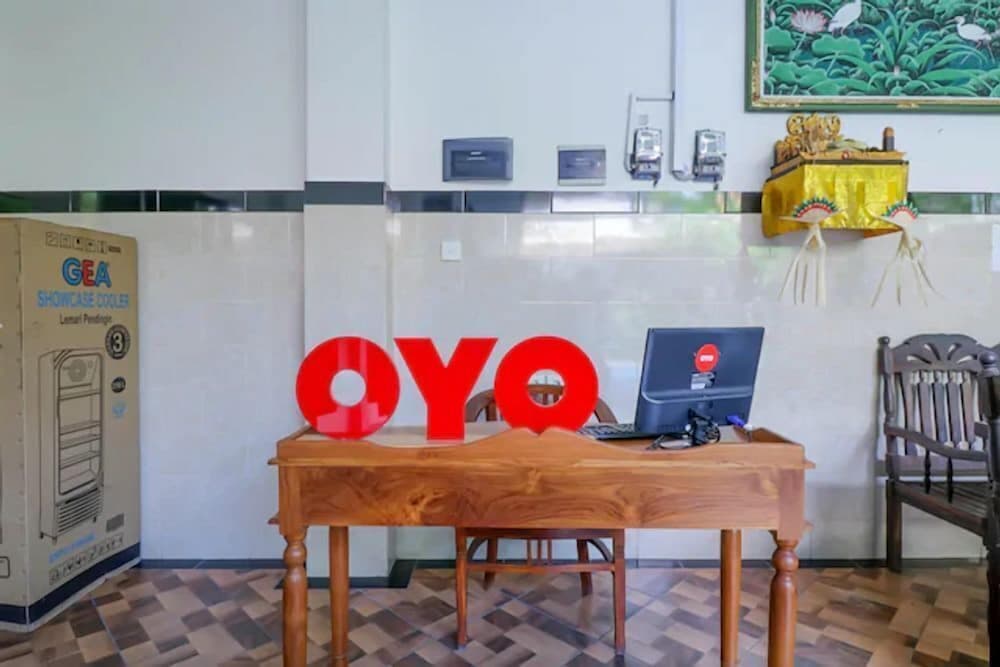 OYO  2143 렐루후르 발리 아파트먼트 리셉션 사진 4