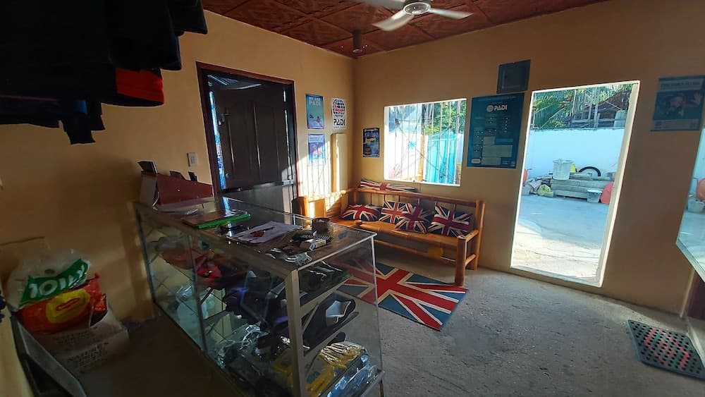 Alegria Dive Resort, Lobby sitting area, photo 3