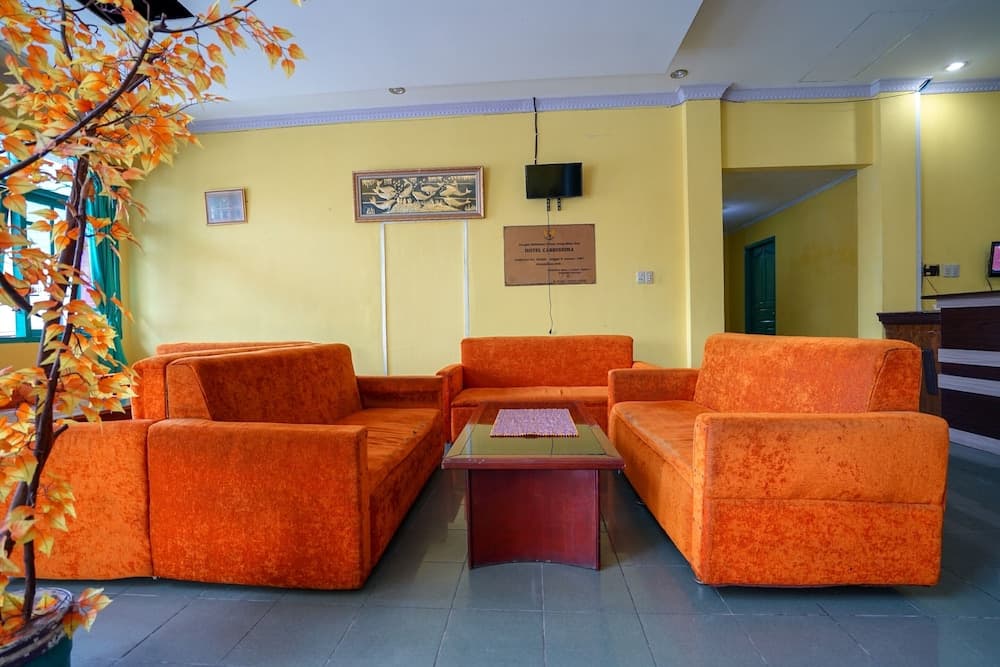 OYO 1389 호텔 카리시마 로비 좌석 공간 사진 5
