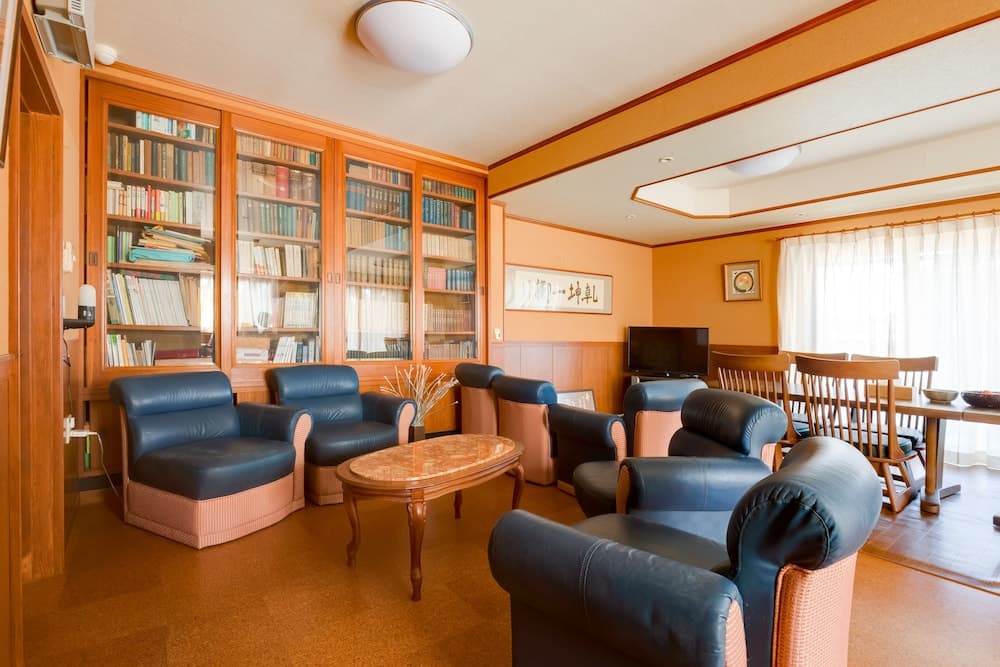 Guesthouse IROHA, Lobby sitting area, photo 2
