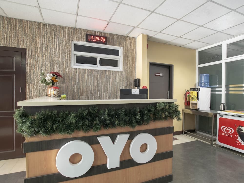 OYO 549 사즈 빌딩 리셉션 사진 2