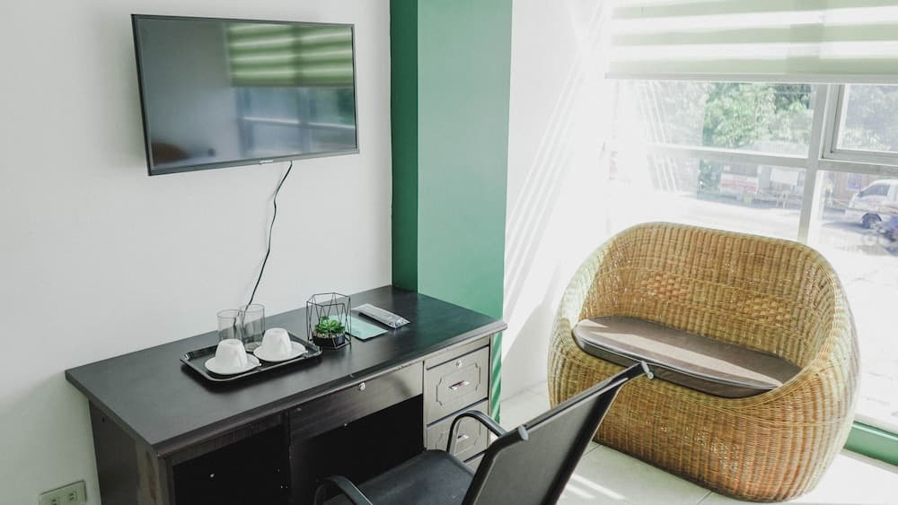 2428 Suites, Room, photo 4