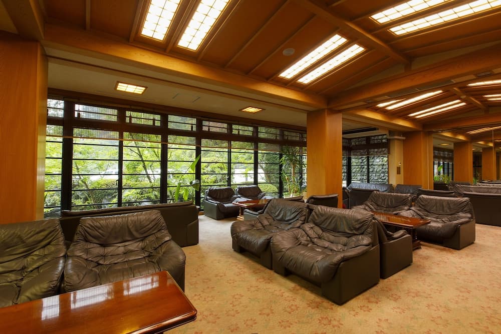 Wakamiro, Lobby sitting area, photo 4