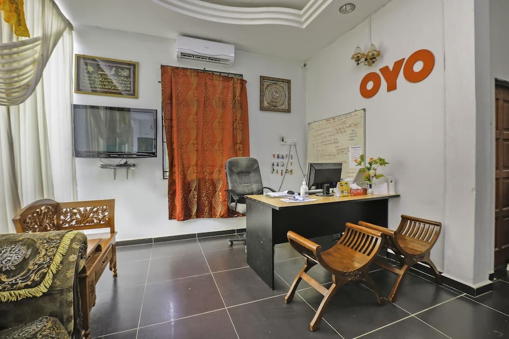 OYO 89933 넌 호텔 리셉션 사진 2
