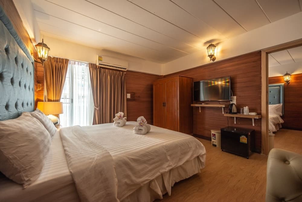 At 42 Residence, Room, photo 5