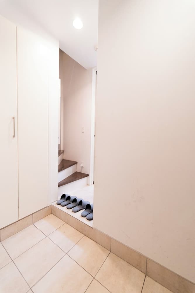Satellite Hotel Yebisu, Interior entrance, photo 2