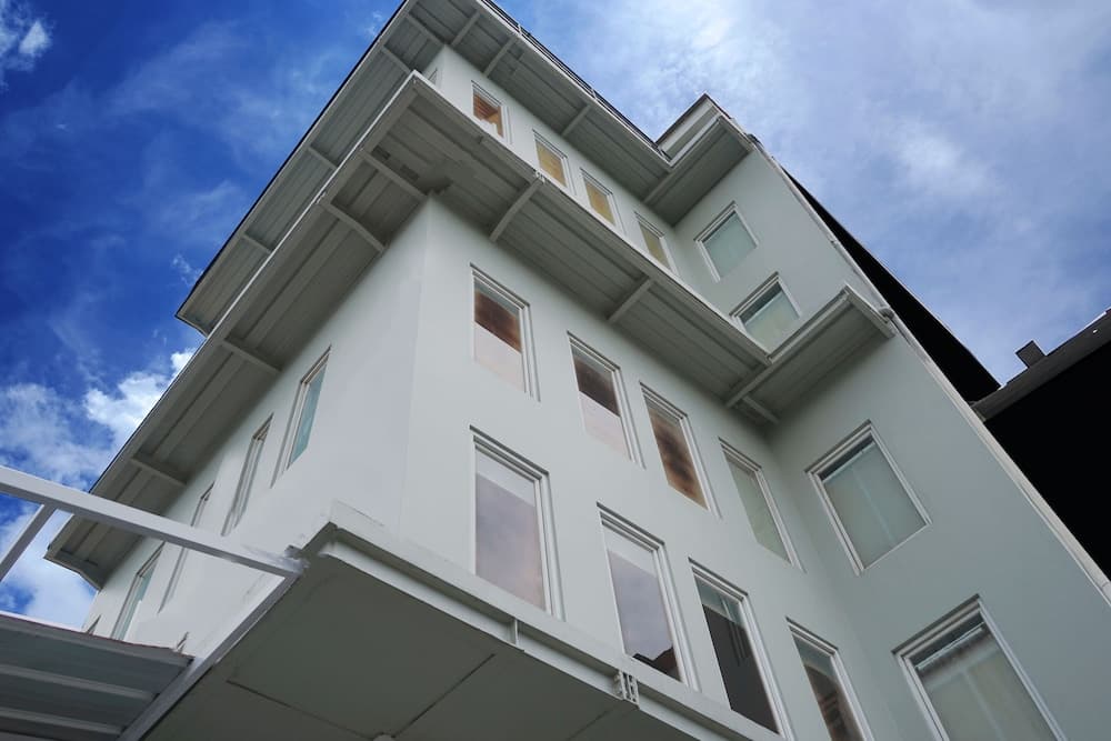 UROOMS Senayan, Primary image, photo 1