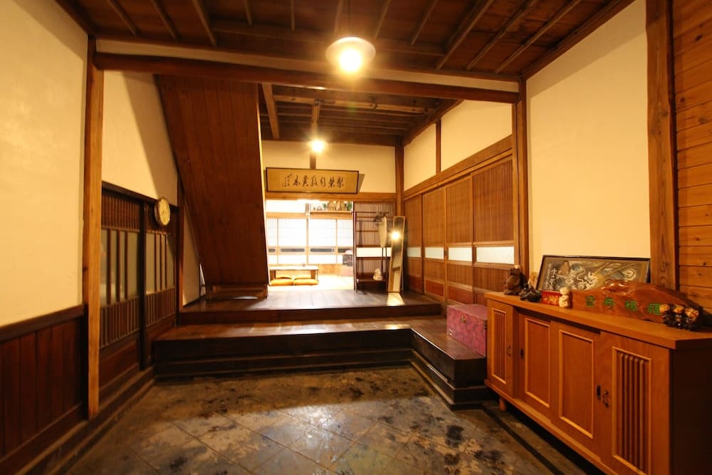 Fuji Sakura House, Interior entrance, photo 3