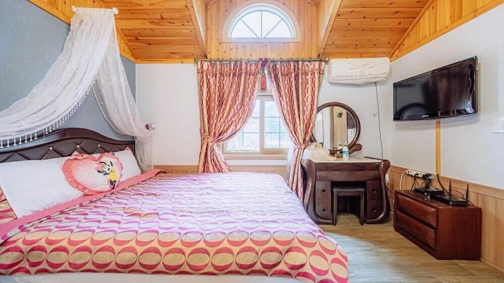 Lebois Pension, Room, photo 5