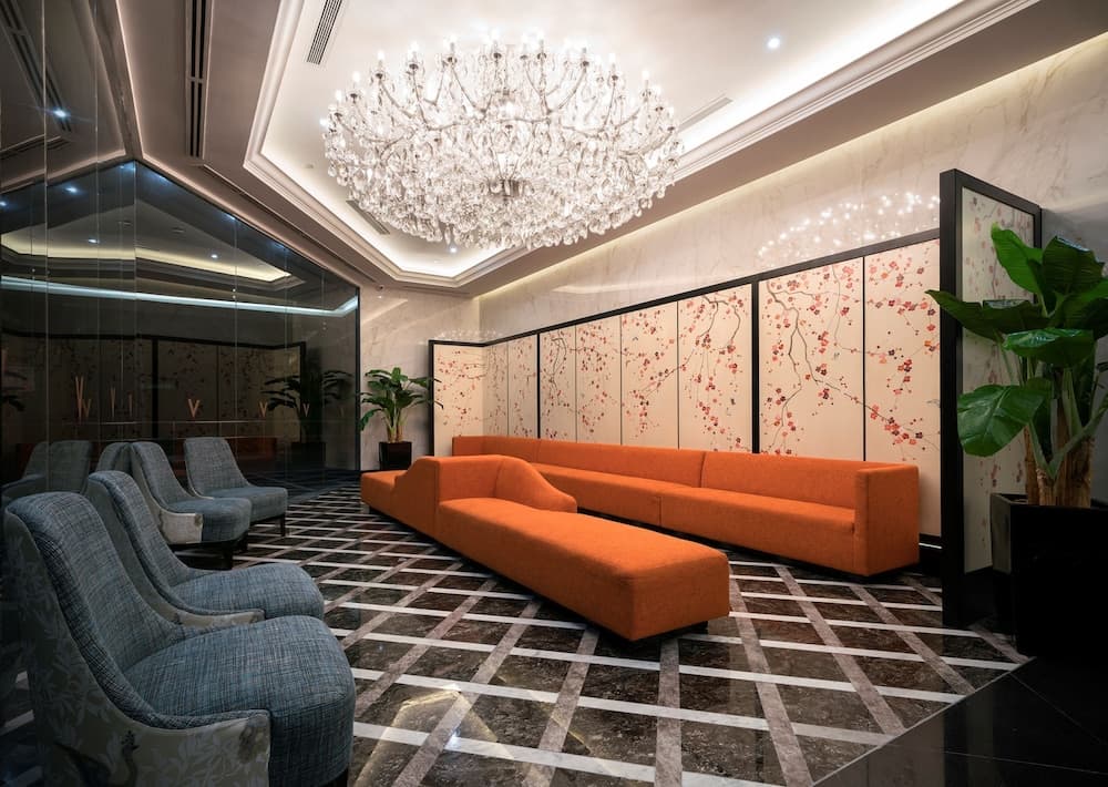 V Hotel Lavender, Lobby sitting area, photo 4