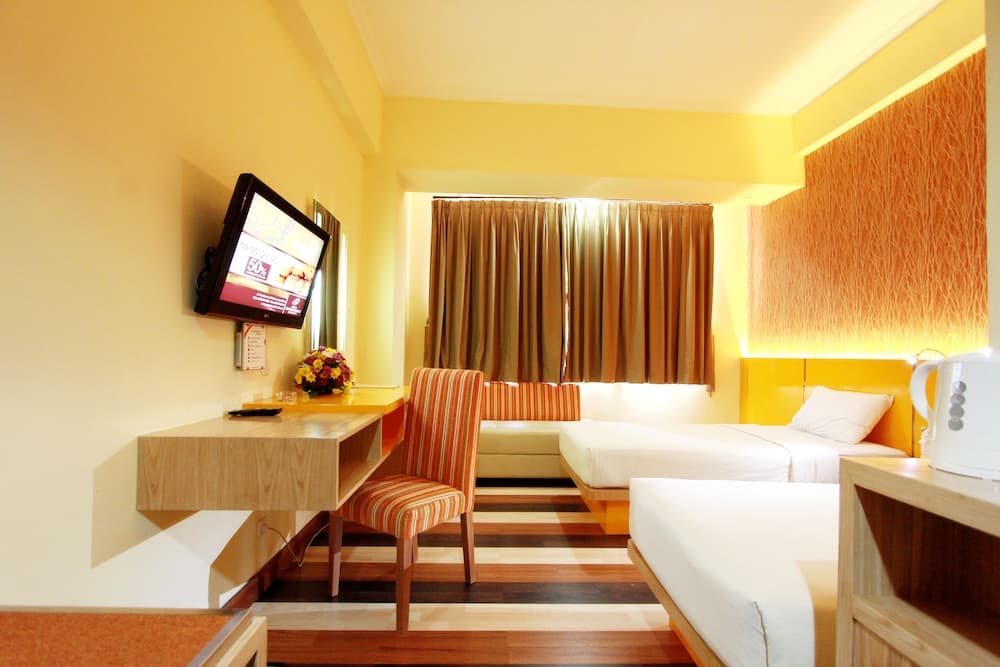 Pandanaran Hotel Semarang, Room, photo 4
