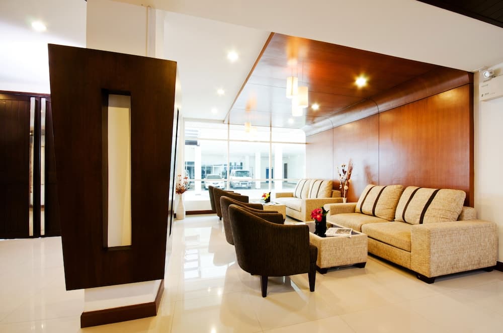 Glory Place, Lobby sitting area, photo 4