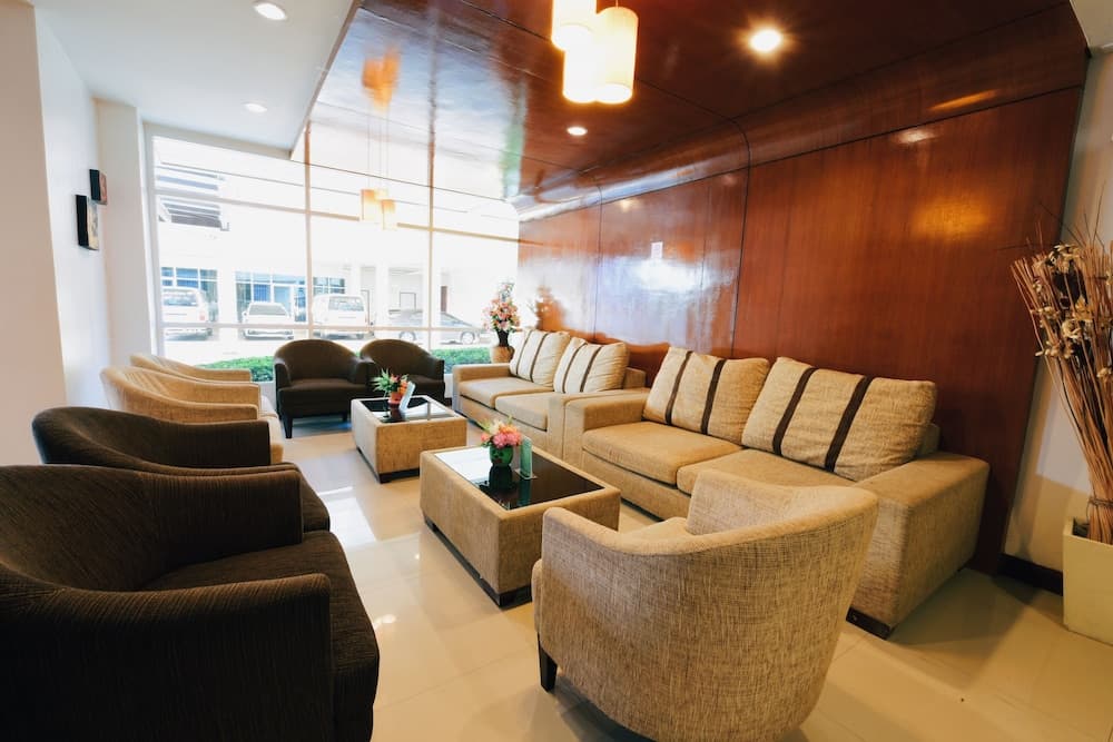 Glory Place, Lobby sitting area, photo 5