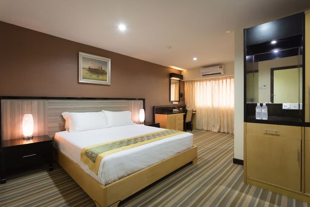Hallmark Express Hotel, Room, photo 5