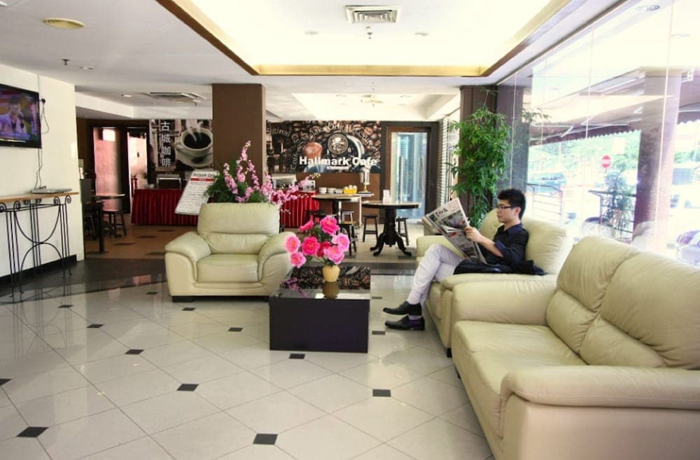 Hallmark Hotel Leisure, Lobby sitting area, photo 3