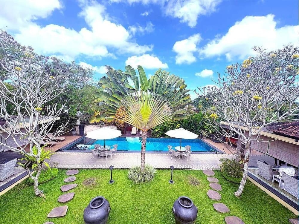 Villa Nirvana, Primary image, photo 1