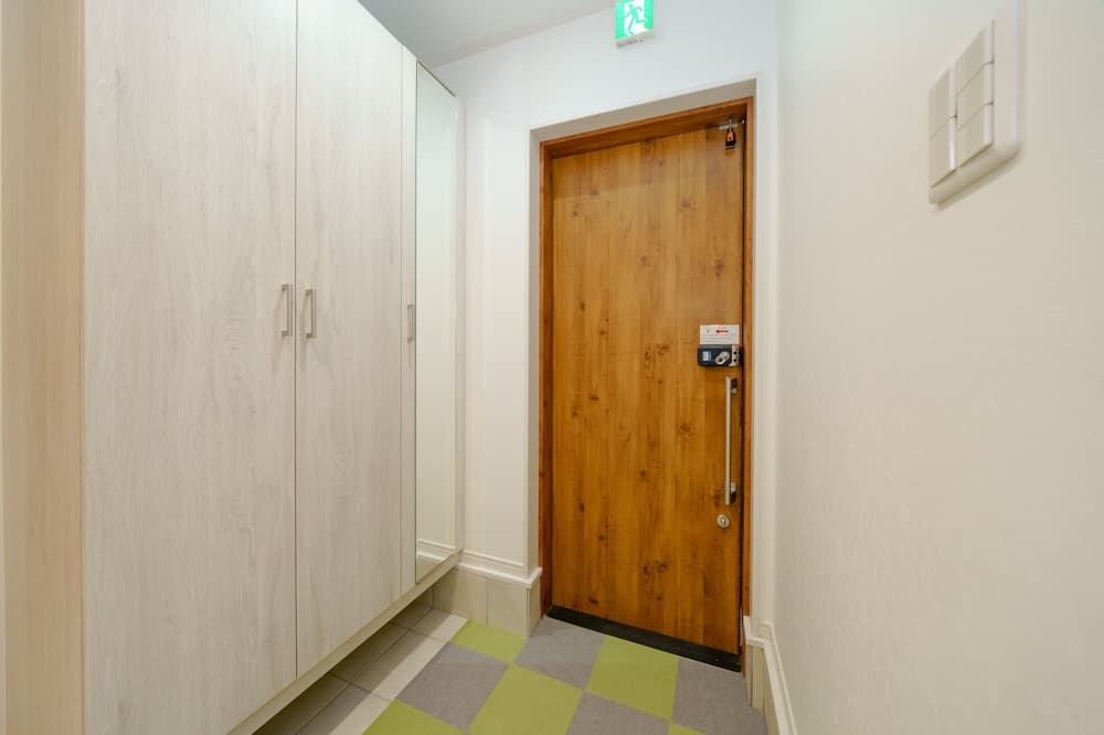 osaka yeon house, Interior entrance, photo 2