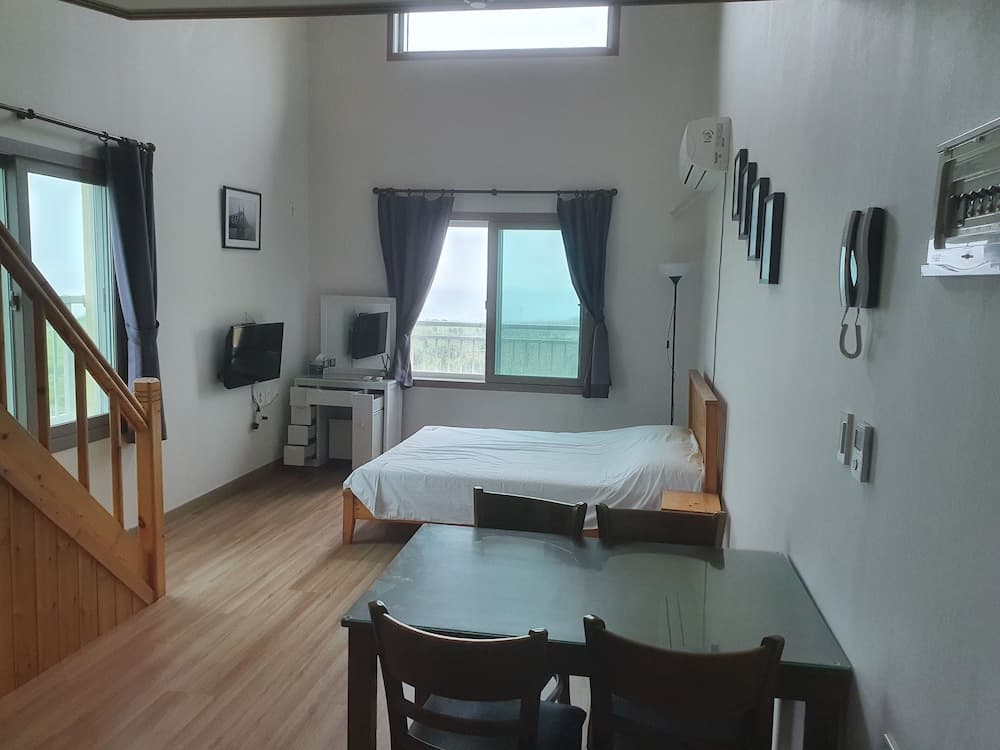 We Play, Room, photo 5