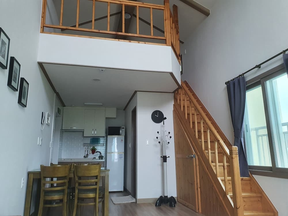 We Play, Room, photo 4